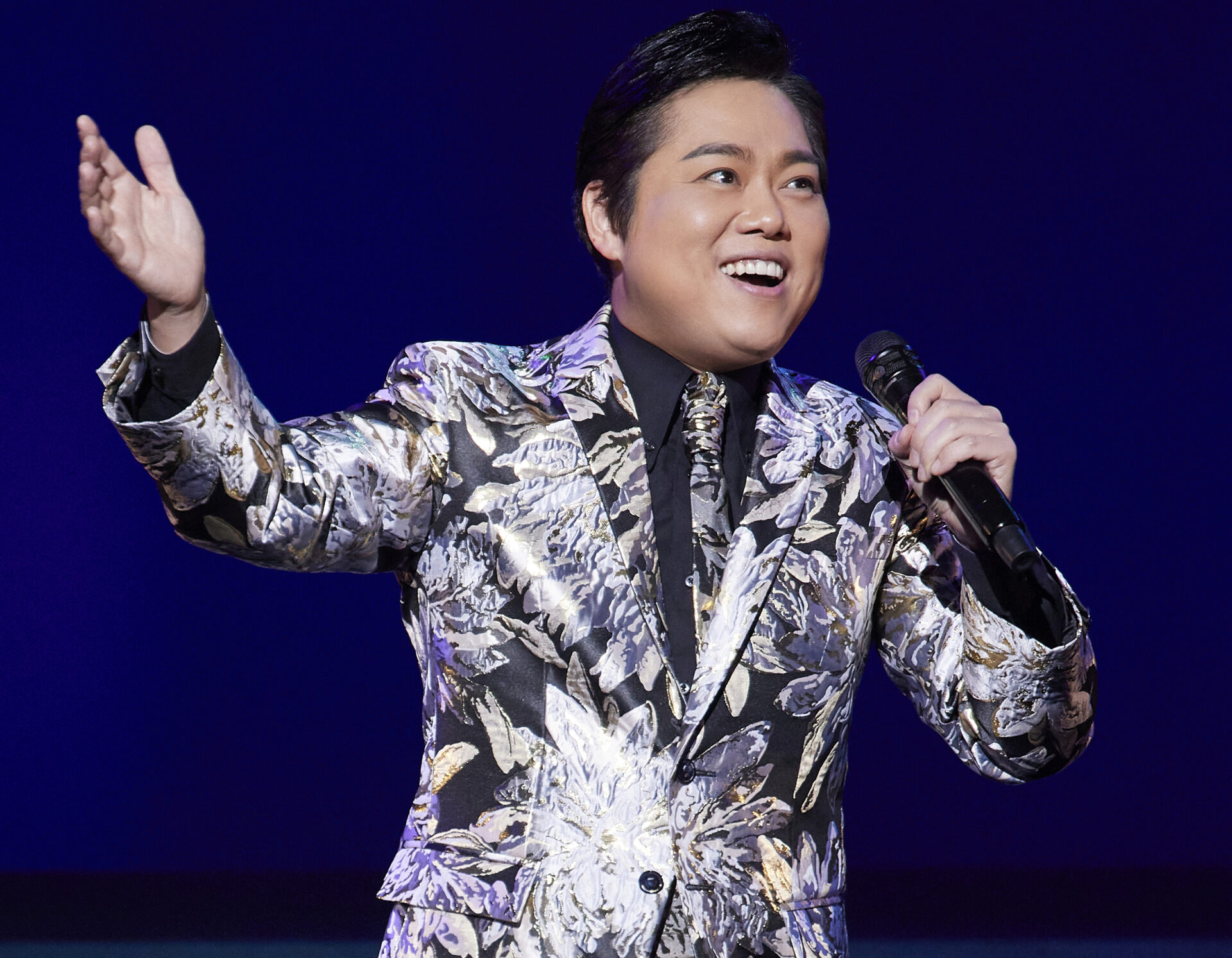 愛がテーマの歌・お芝居「三山ひろし特別公演」 - よみふぁみ｜お得で