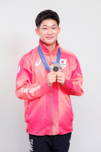 水泳高飛び込み銀メダリスト　玉井陸斗選手