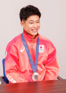 水泳高飛び込み銀メダリスト　玉井陸斗選手