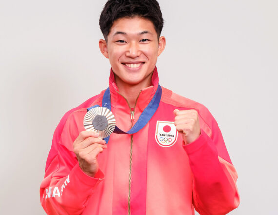 水泳高飛び込み銀メダリスト　玉井陸斗選手