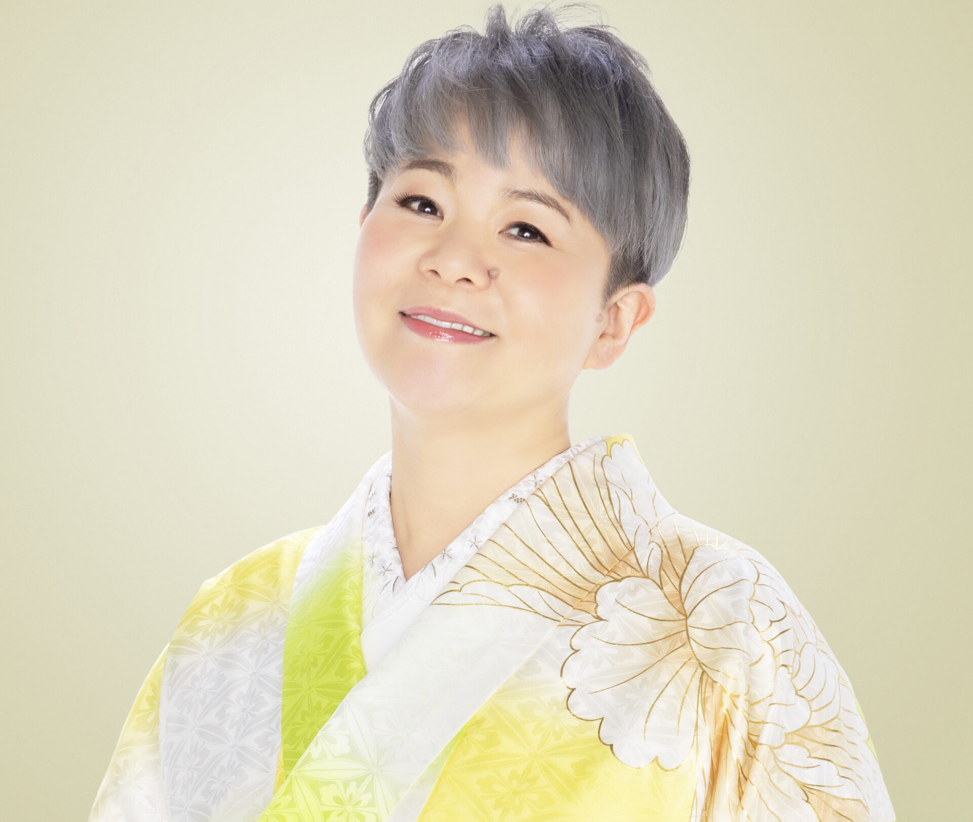 歌手・島津亜矢さん ✽ 抜群の歌唱力で「歌怪獣」として幅広い世代に