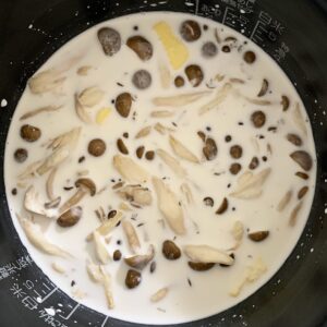 奥田和美さん　ベーコンとしめじのクリームパスタ
