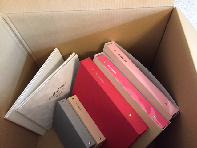 角一まり子のおかたづけ　段ボール箱に整理された思い出の品々