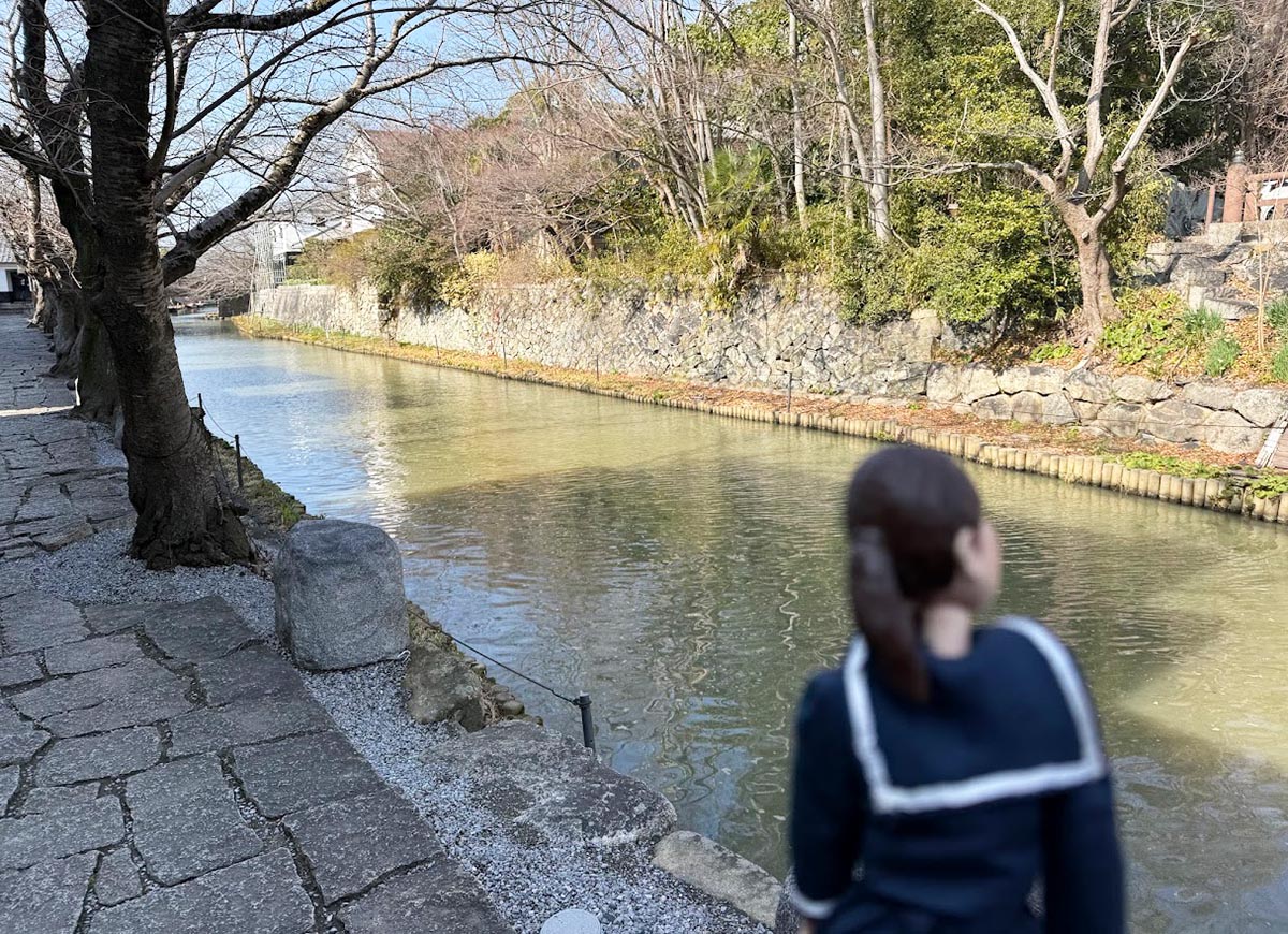 ごほうび旅井上かなえ メイ子とお散歩