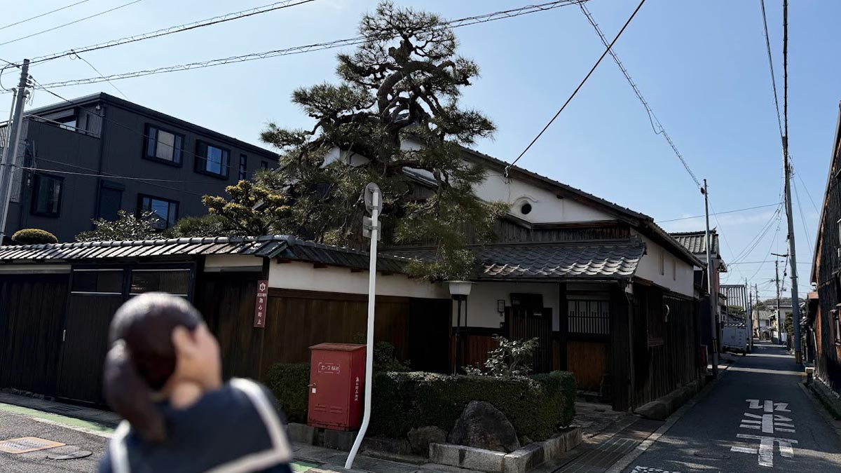 ごほうび旅井上かなえ メイ子と近江八幡街並み
