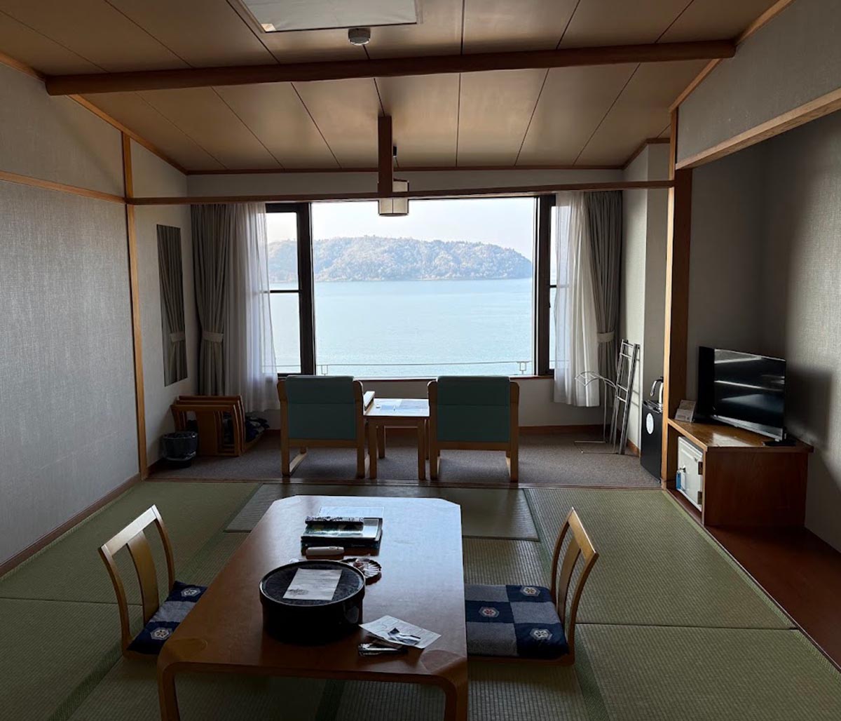 ごほうび旅井上かなえ　休暇村近江八幡客室