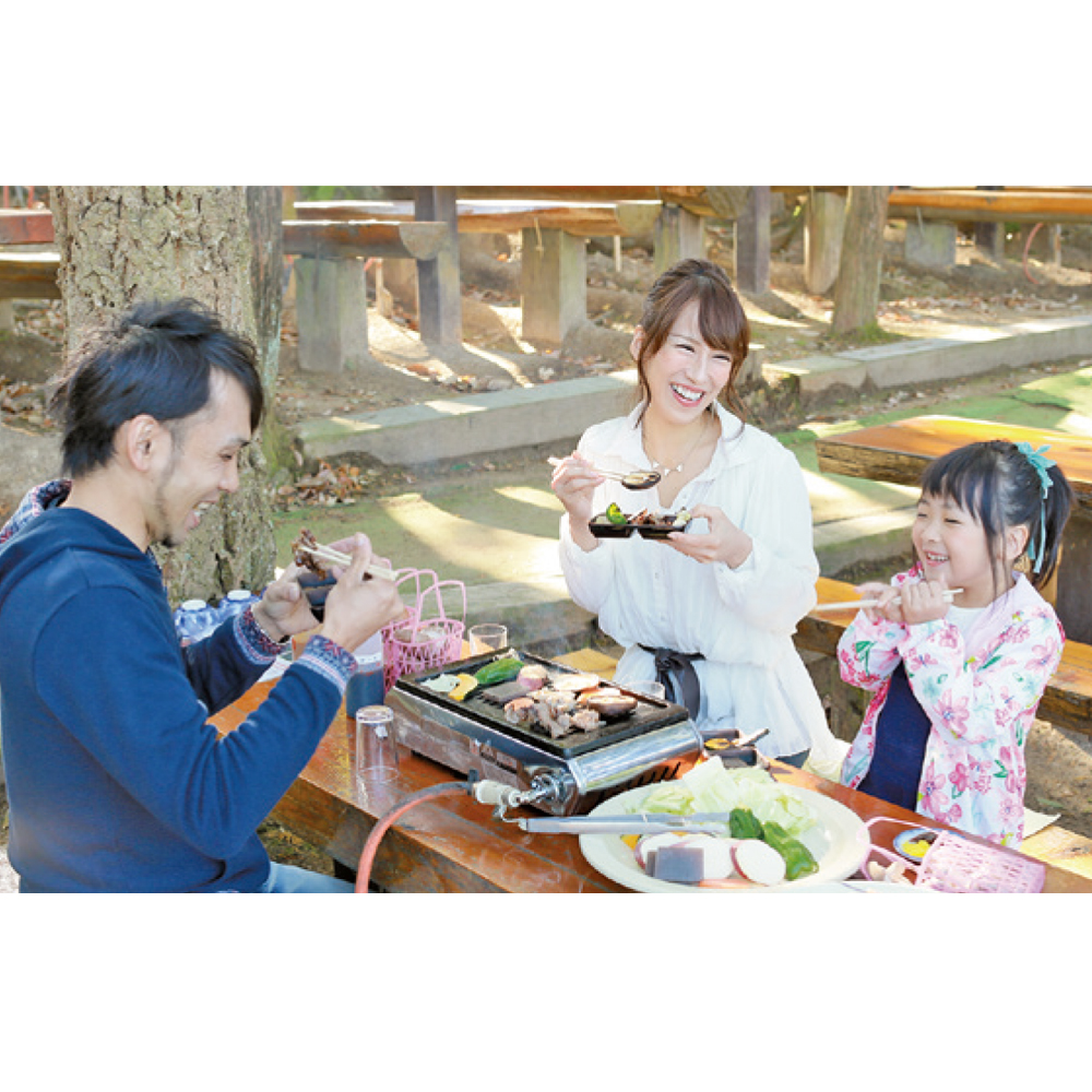  しい茸狩りと黒毛和牛・若鶏のバーベキューセット券