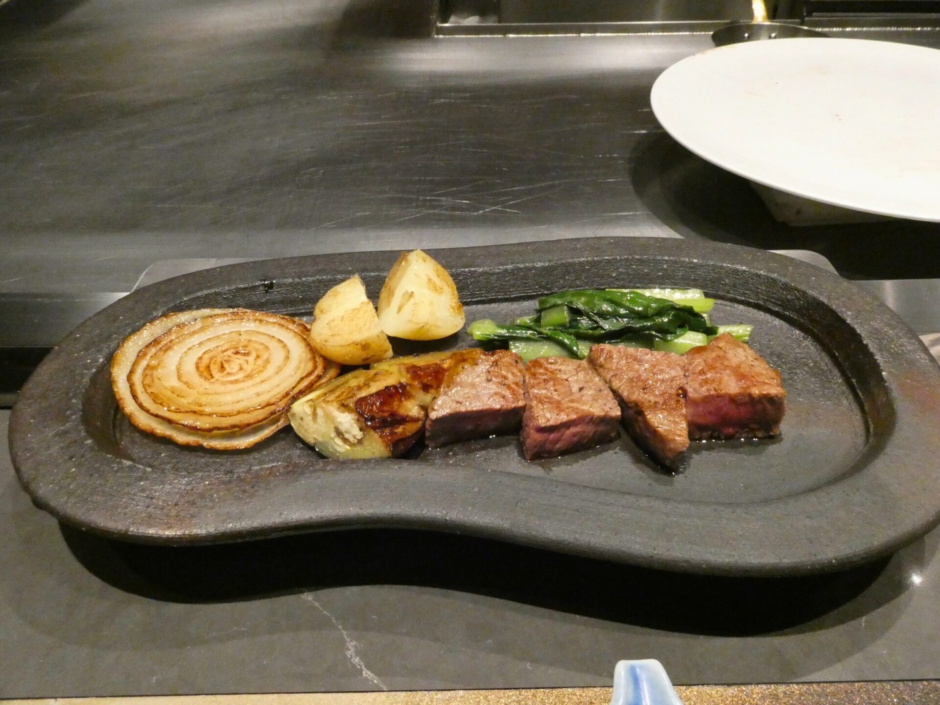フィレステーキと焼き野菜の画像